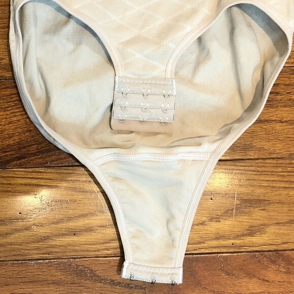 Inteco Smooth Shaper Seamless Bodysuit Wear Your Own Bra Shapewear S/M - Picture 3 of 7